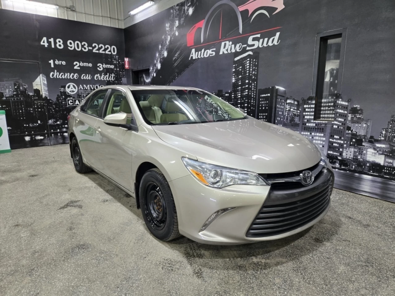 2016 Toyota Camry XLE AUTOMATIQUE MAGS TOIT SEULEMENT 108 100KM Main Image