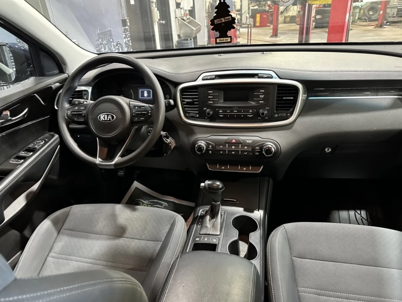 2017 Kia Sorento AWD 4dr LX Main Image