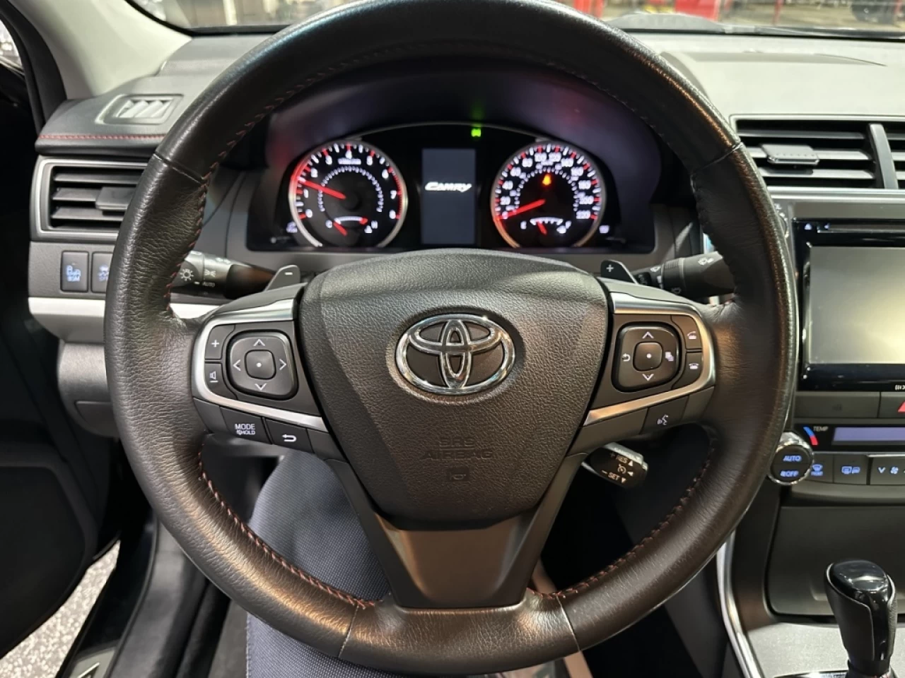 2017 Toyota Camry XSE FULL ÉQUIPÉ *TOIT* TRÈS PROPRE SEULEMENT 112 1 Main Image