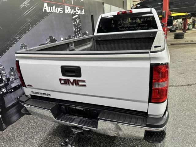 GMC SIERRA 2500HD 6.0L CREWCAB BOITE 8 PIED SEULEMENT 143 600KM 2018