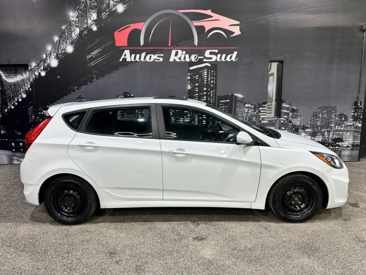 2014 Hyundai Accent 5dr HB Auto GLS Image principale