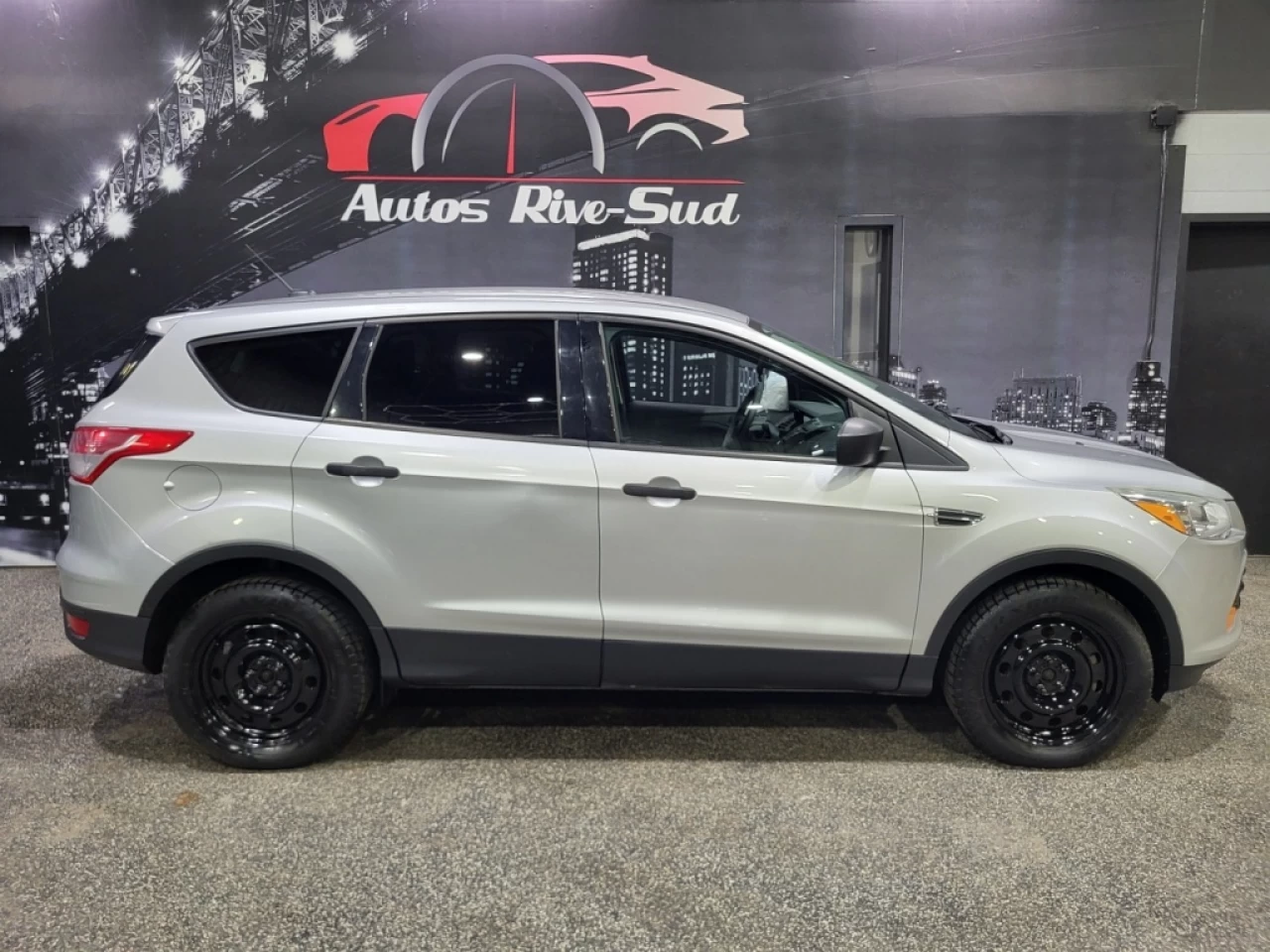 2016 Ford Escape S AWD ECOBOOST TRÈS PROPRE SEULEMENT 146 200KM Image principale