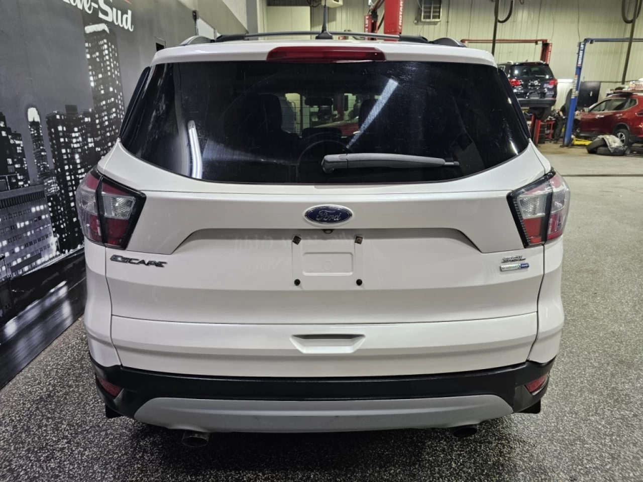 2018 Ford Escape SEL AWD 1.5L ECOBOOST CUIR TOIT PANO AVEC 124 400K Main Image