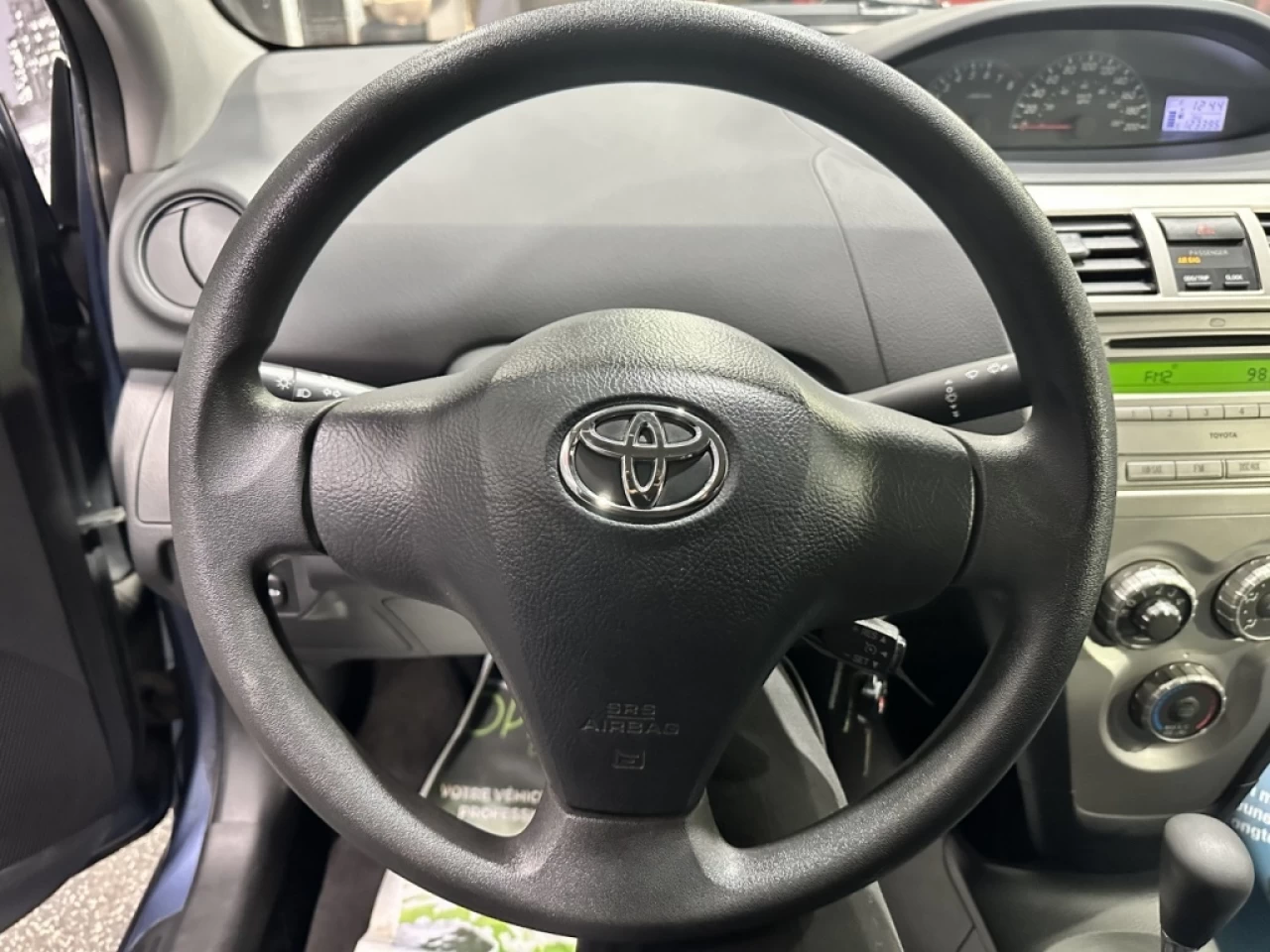 2012 Toyota Yaris LE AUTOMATIQUE A/C TRÈS PROPRE SEULEMENT 123 300KM Main Image