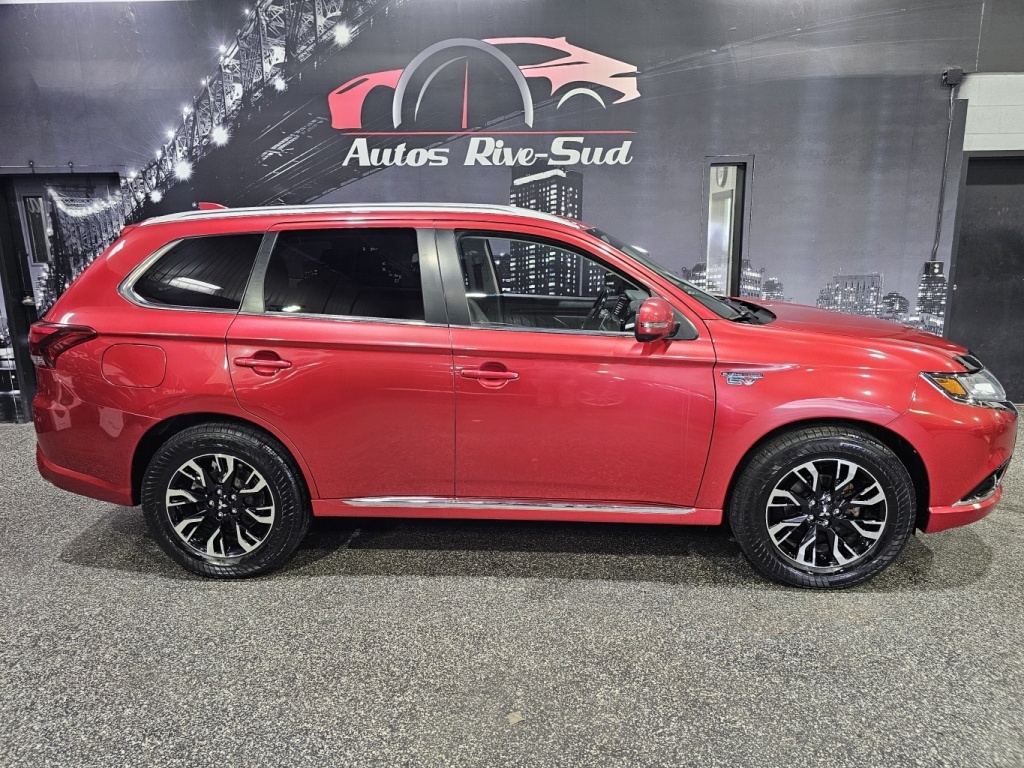 Mitsubishi 2018 Outlander PHEV SE TOURING AWD HYBRIDE RECHARGABLE 137 000KM