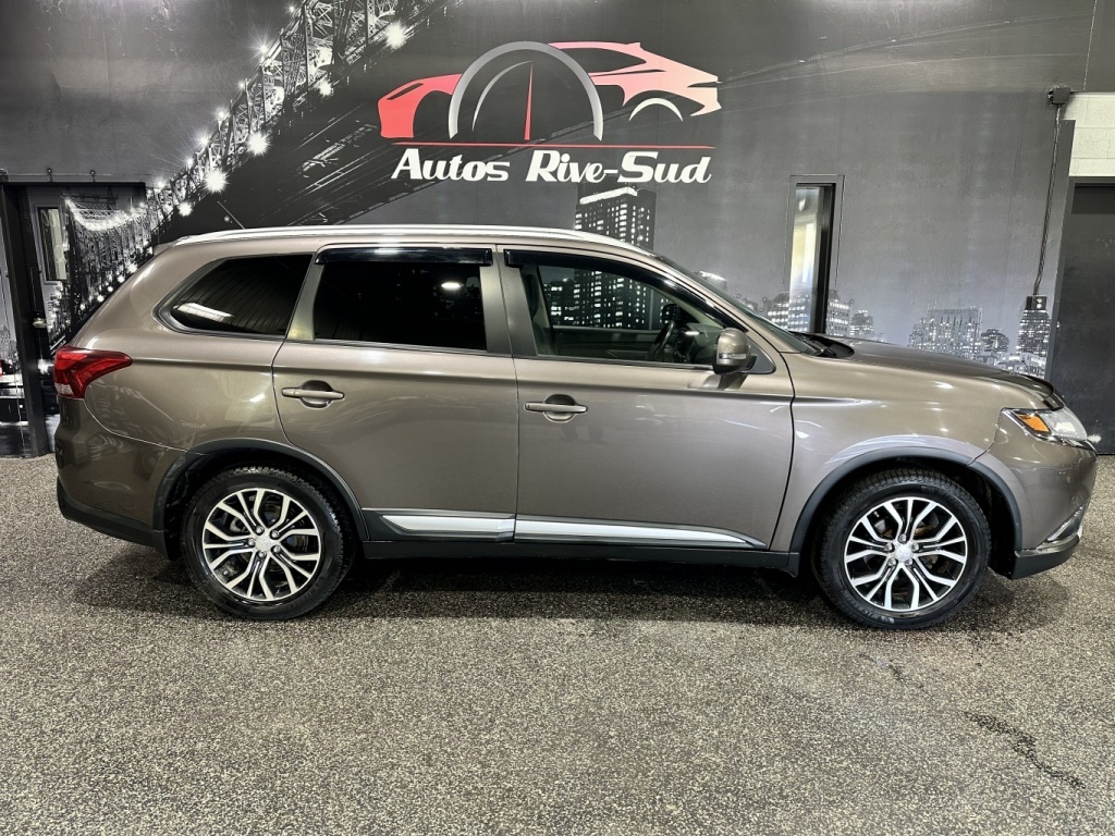 Mitsubishi 2016 Outlander AWC 4dr ES