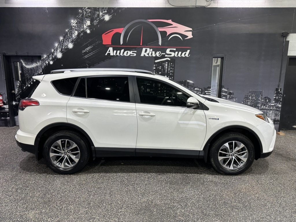 Toyota 2017 RAV4 XLE AWD TOIT TRÈS PROPRE AVEC 167 100KM