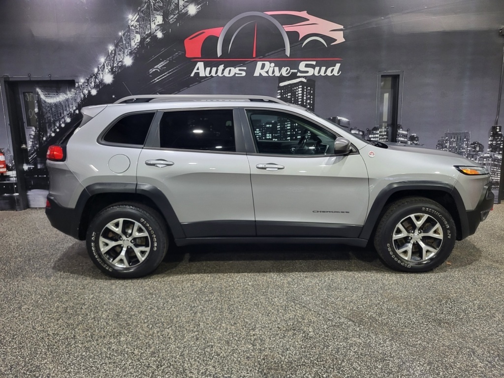 Jeep 2014 Cherokee TRAILHAWK 4X4 FULL ÉQUIPÉ TRÈS PROPRE