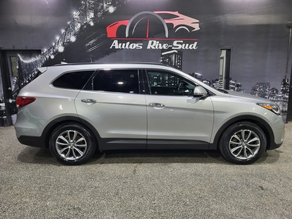 Hyundai 2017 Santa Fe XL AWD 4dr Luxury